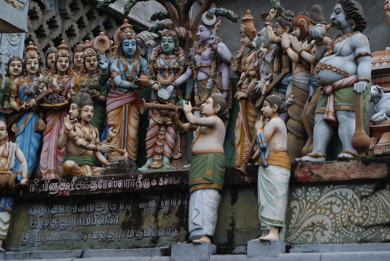 Фрагмент декора индуистского храма.